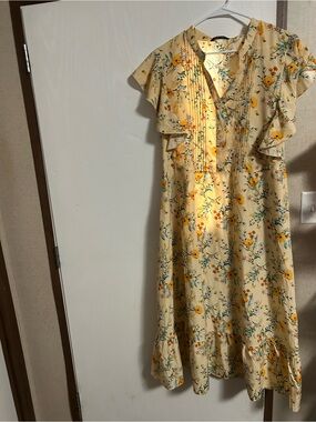 BloomChic Yellow Floral Maxi Dress with Ruffle Sleeves